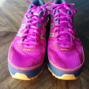 New balance Leadville running shoes